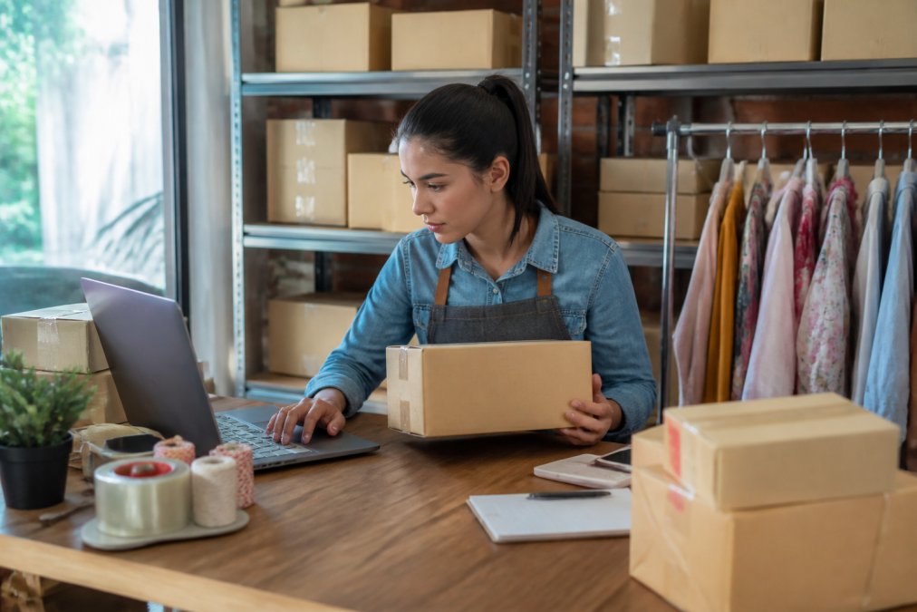 Logistics Software for Small Retailers: 2026 Guide