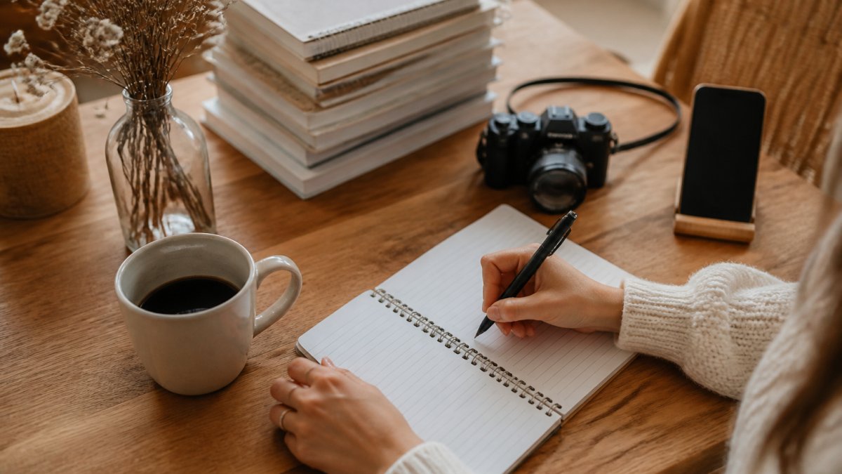 Low Maintenance Side Hustles for Full-Time Workers