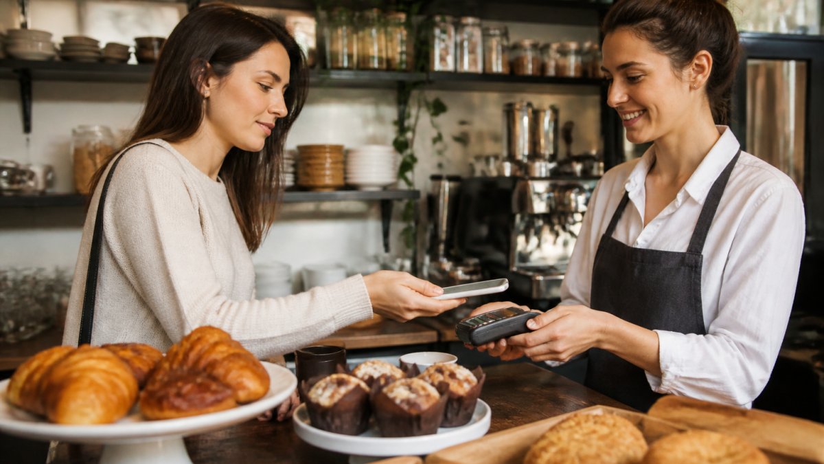 Loyalty Programs for Cafes and Bakeries: A 2026 Guide