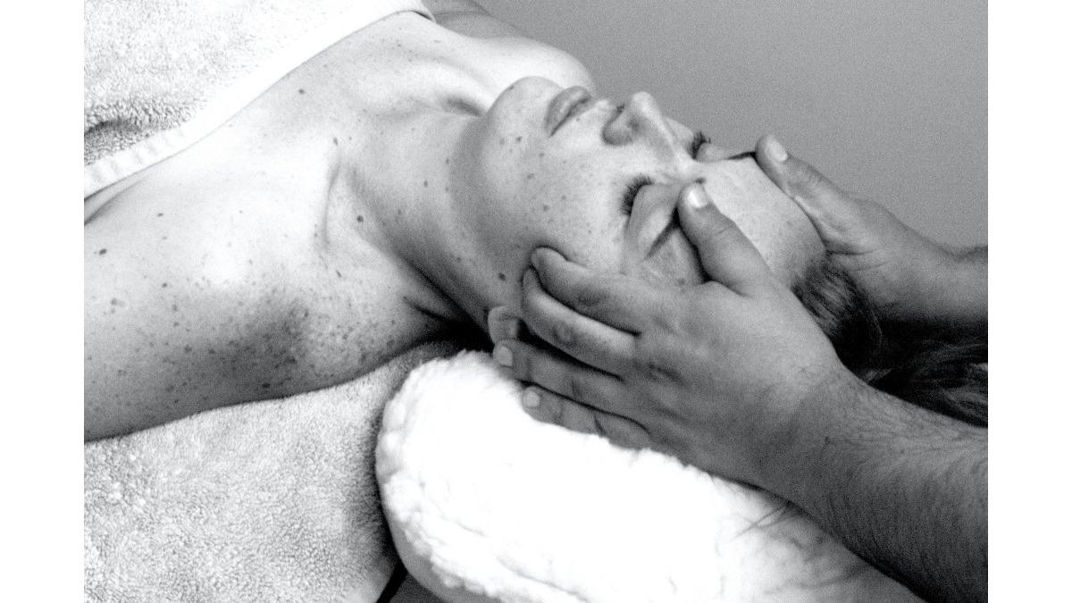Manual Lymphatic Drainage After Surgery: A Step-by-Step Guide
