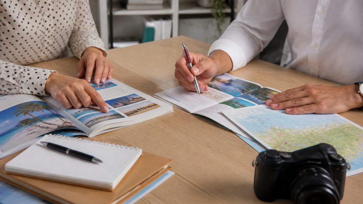 MickeyTravels vs Dreams Travel: Which Agency Wins