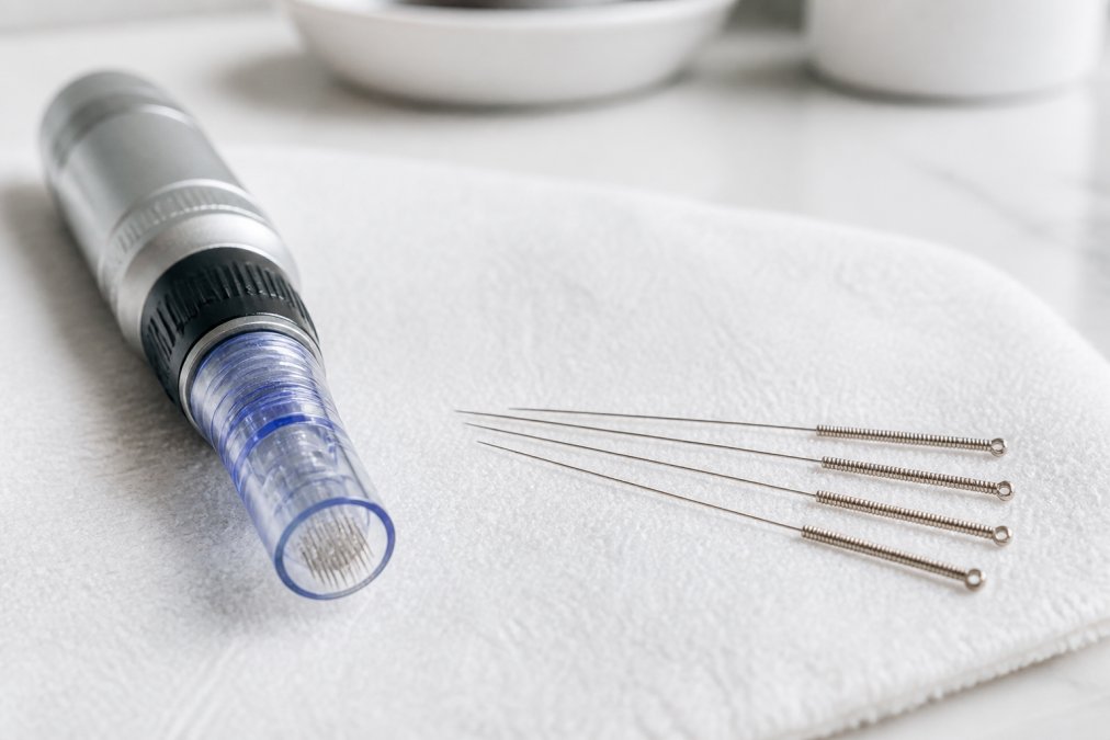 Side-by-side comparison of Close for microneedling vs acupuncture