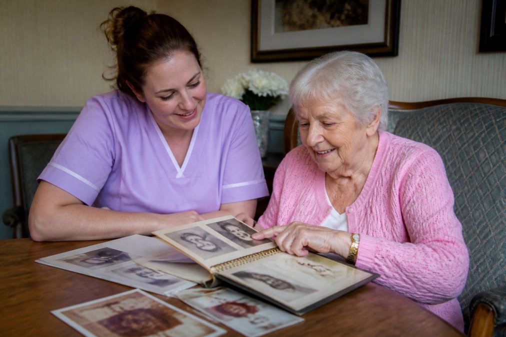 Infographic showing steps for caregiver support during middle stage dementia while bonding over shared activities.