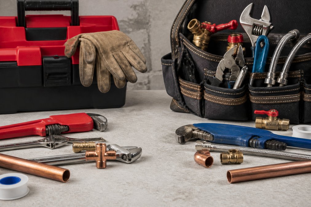 Mile High Drain vs Independent Plumbers: Which Fits Your Needs