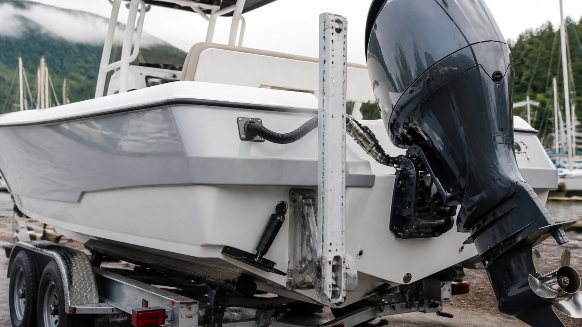Diagram illustrating the mounting bracket and transom installation process for a shallow water anchor