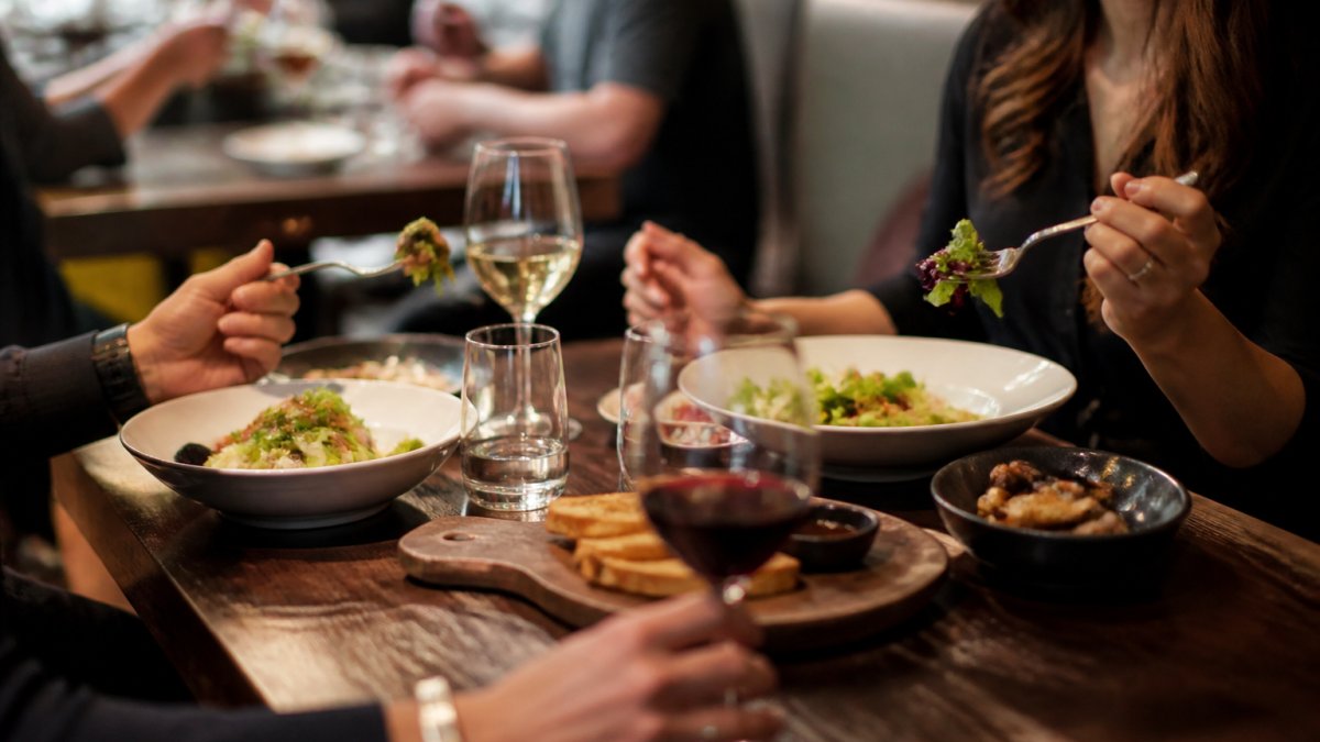 Monthly Restaurant Membership: Benefits & How It Works