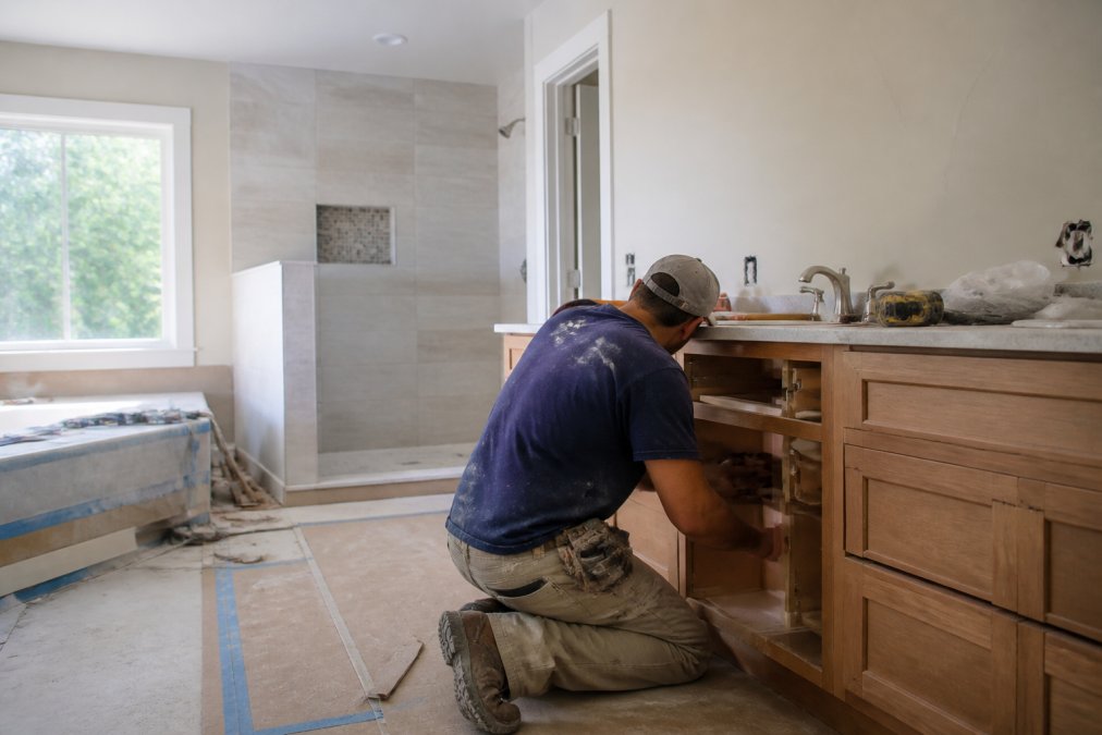 Mr. Handyman vs. Local Contractors in Greer for Bathroom Remodels