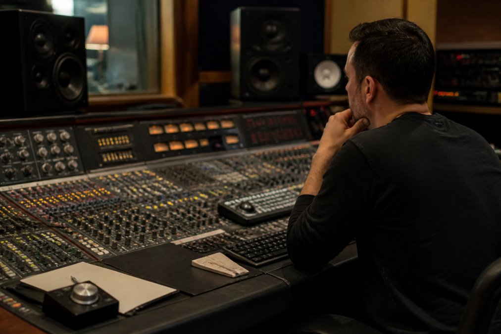 Online Mixing Free: When to Upgrade to a Pro