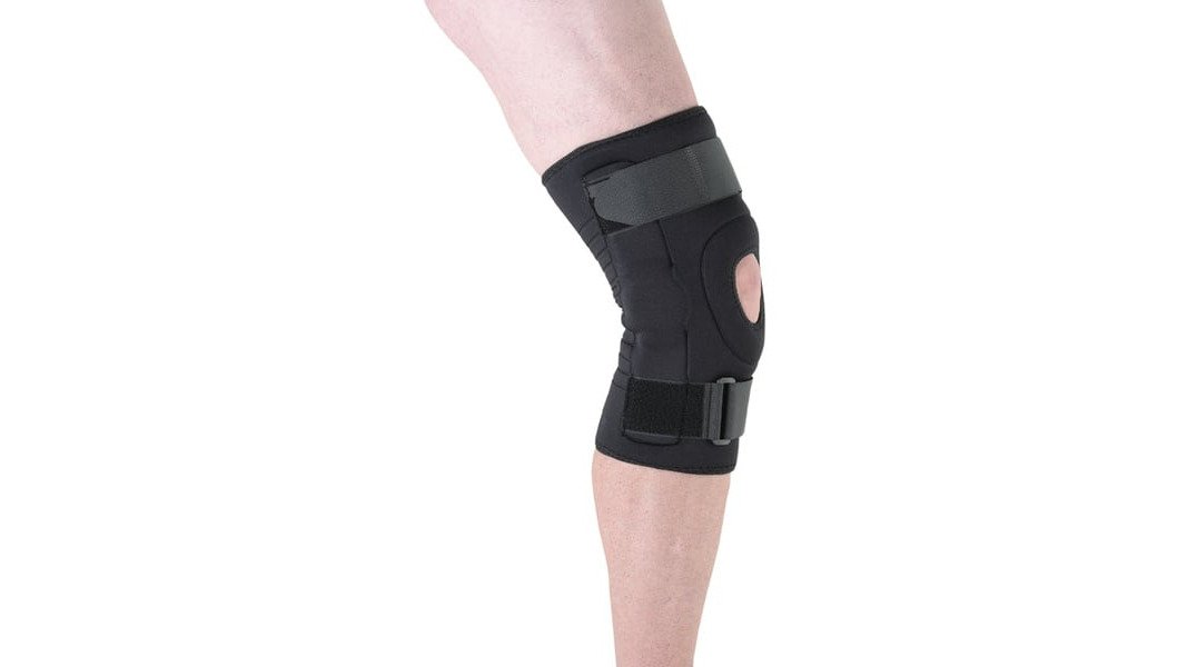 Ossur Formfit Neoprene Hinged Knee Support