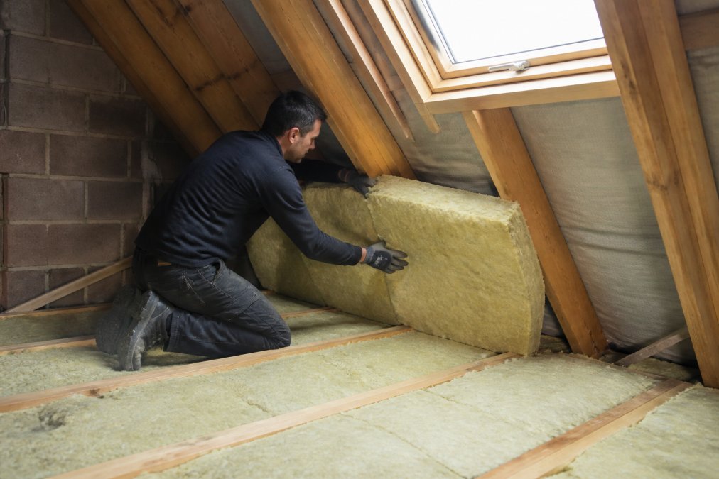 Oud huis isoleren: dakisolatie zelf aanbrengen in 6 stappen