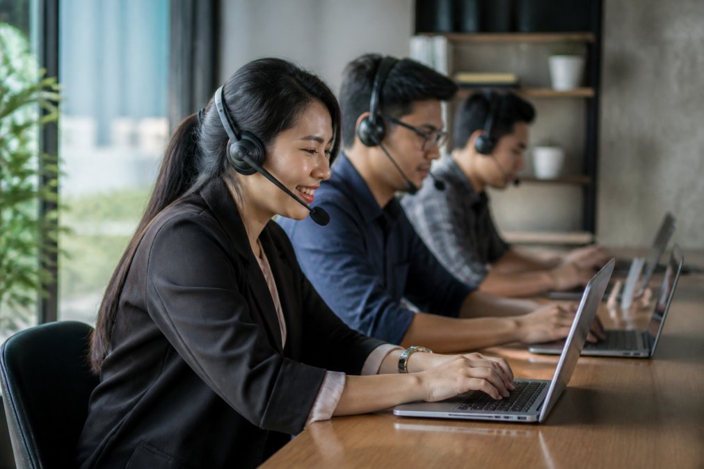 Outsourced Sales vs In-House: Cost Benefit Analysis