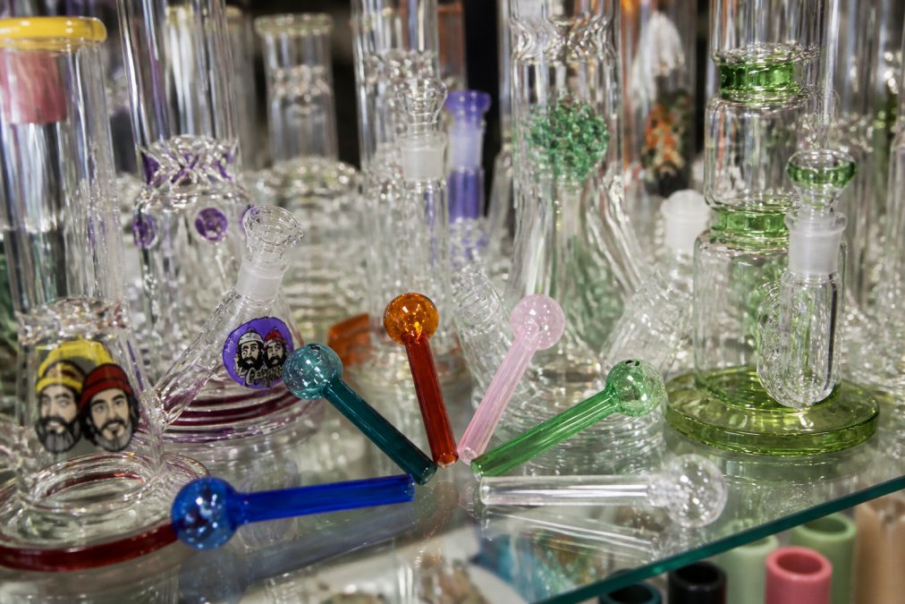 Professional illustration showing premium glass accessories