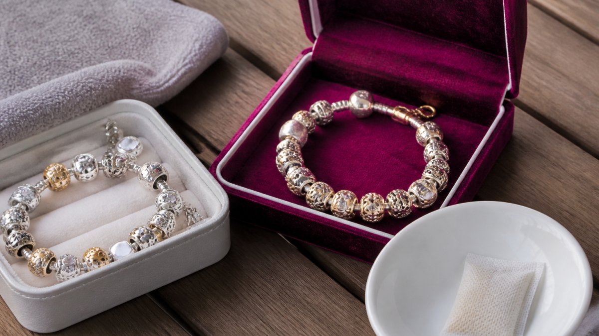 Prevent Charm Bracelet Tarnishing in Humid Weather