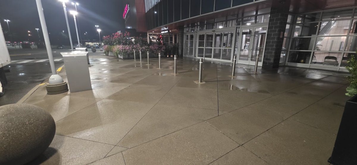 Professional Pressure Washing for Commercial Plazas: A Guide