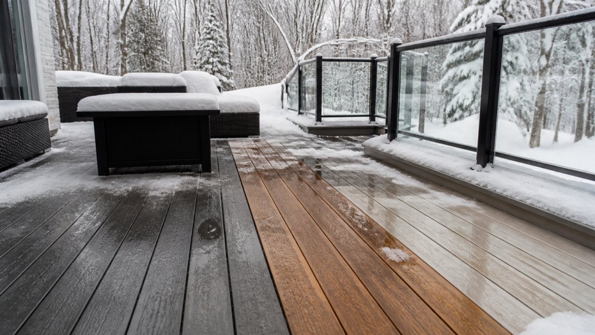 Quels matériaux de terrasse résistent à l'hiver québécois ?