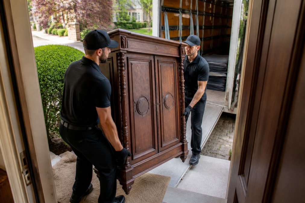 Safely Removing Heavy Antique Items: A Step-by-Step Guide