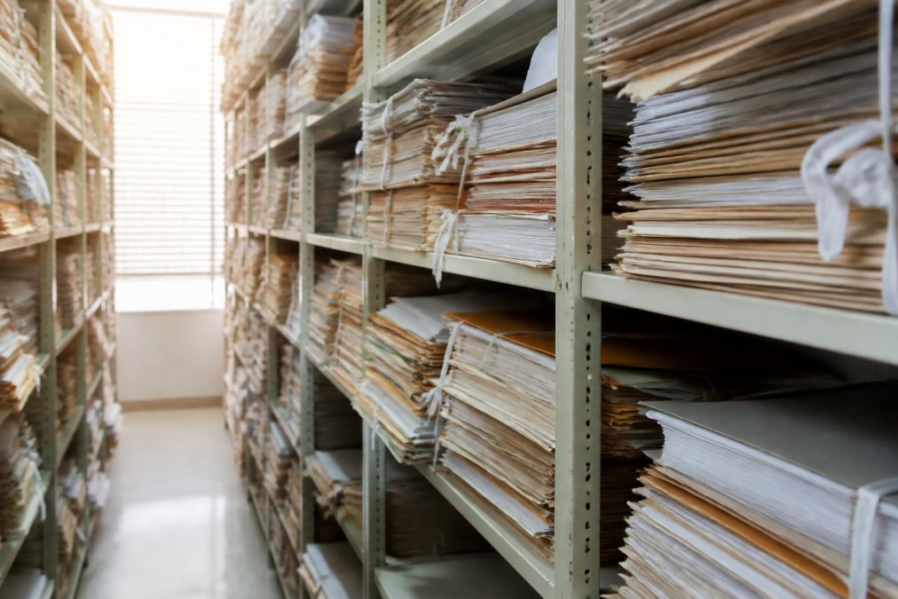 Scaling Internal Knowledge Bases for Mid-Sized Firms