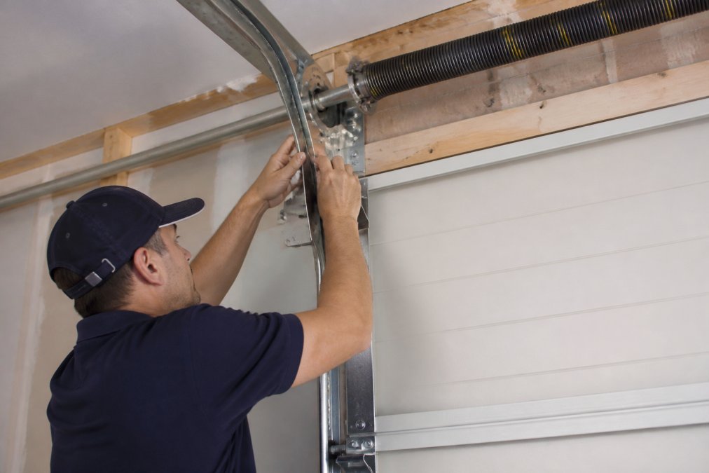 Schedule Professional Garage Door Repair in Reno