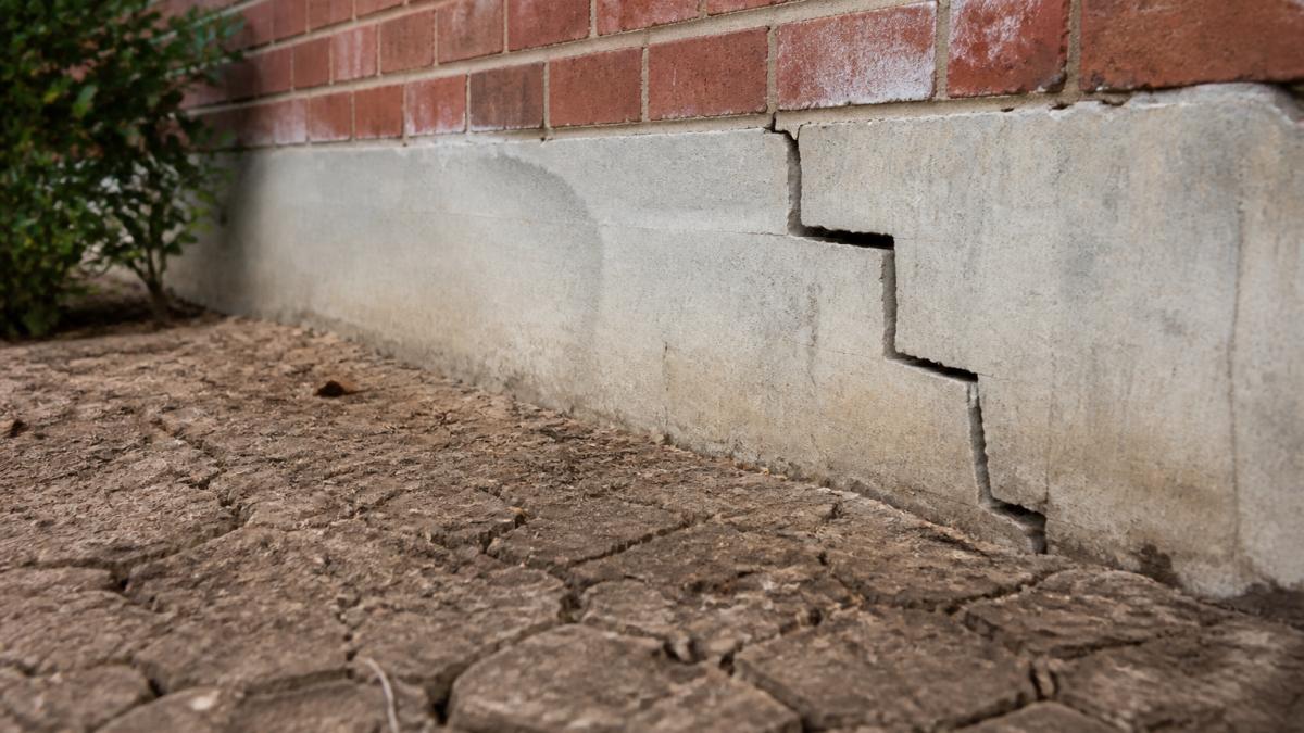 Selling a House With Foundation Issues: 2026 Guide