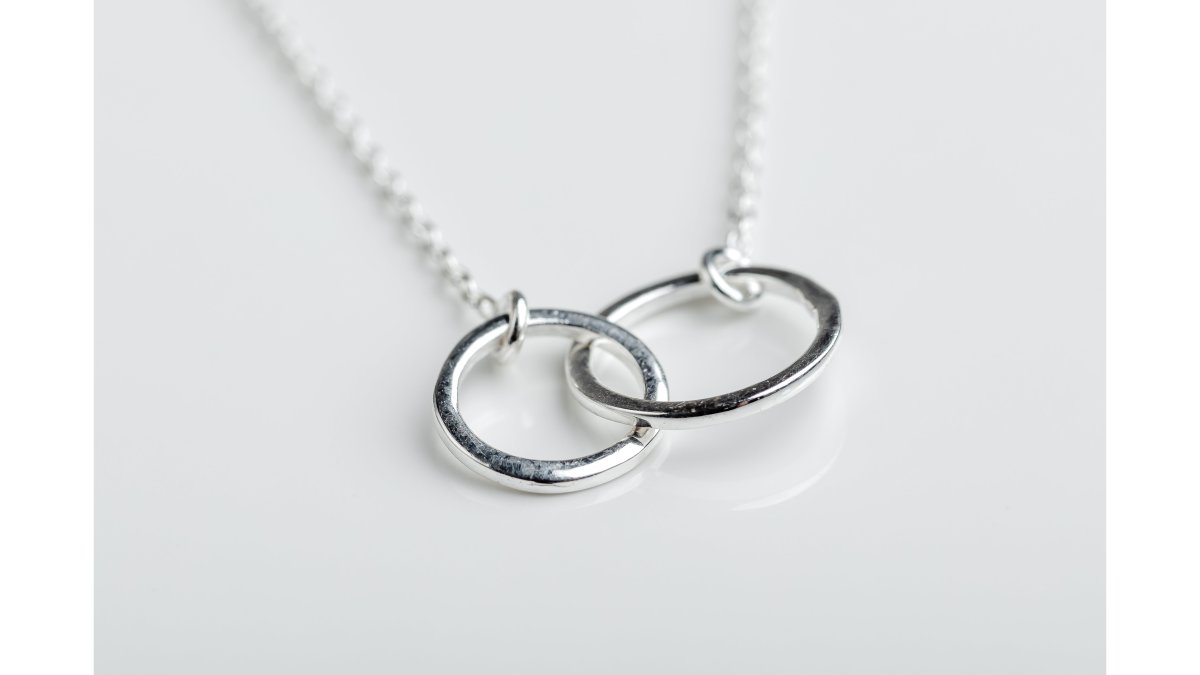 Silver Interlinked Circle Necklace