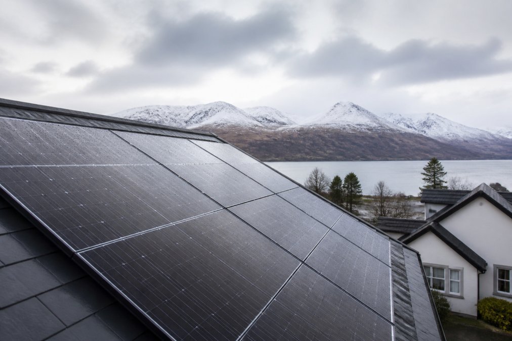 Solar Panel Efficiency in Scottish Weather: A Complete Guide