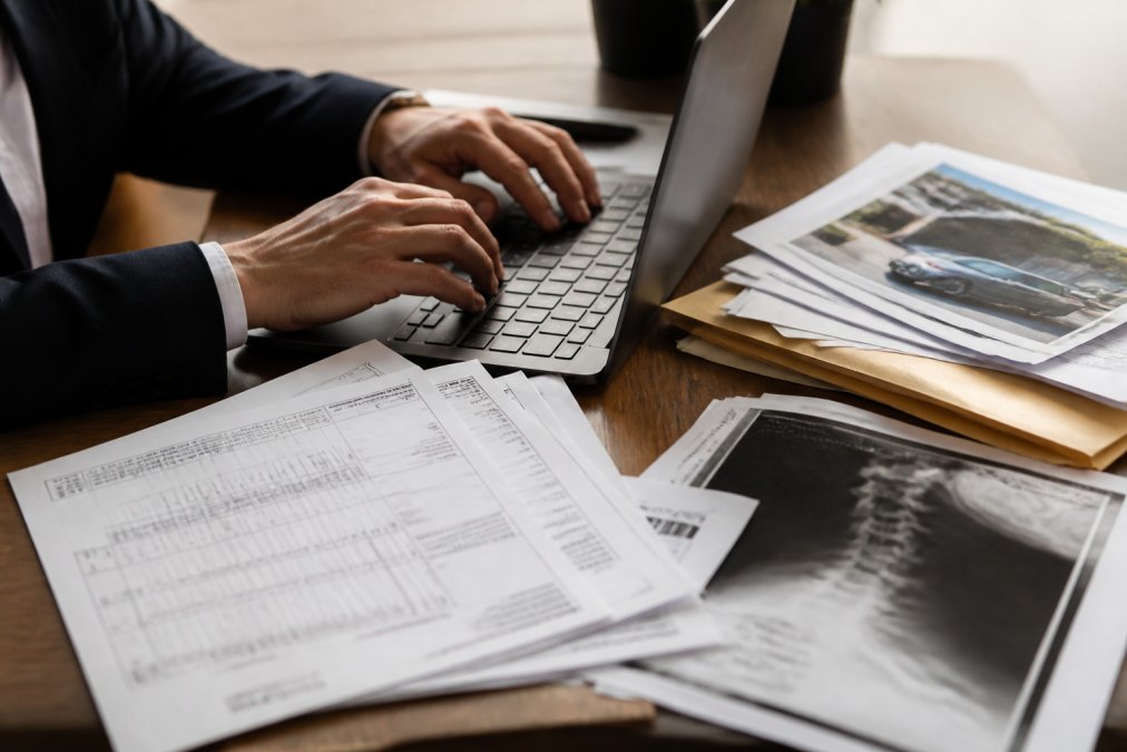 Step-by-step visual guide for Close for stop insurance adjusters lowball settlement