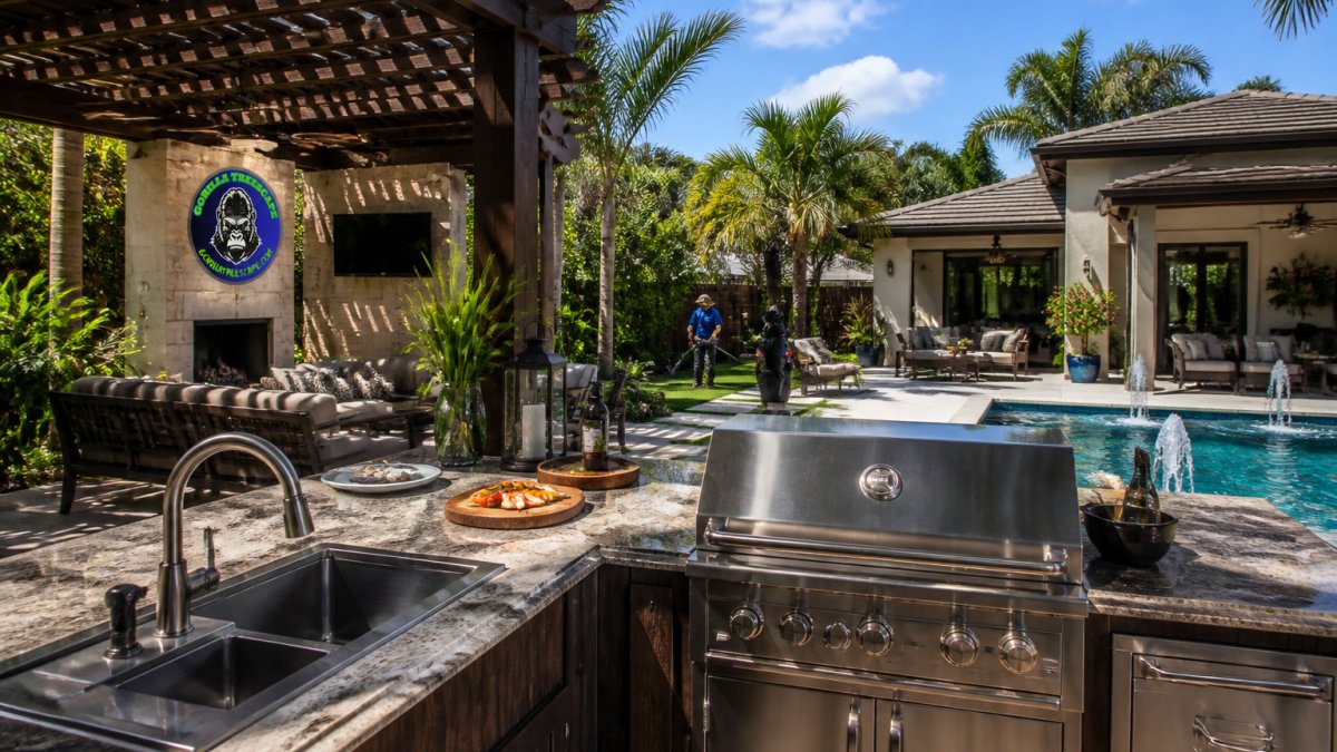 Top 5 Luxury Outdoor Kitchen and Patio Designs