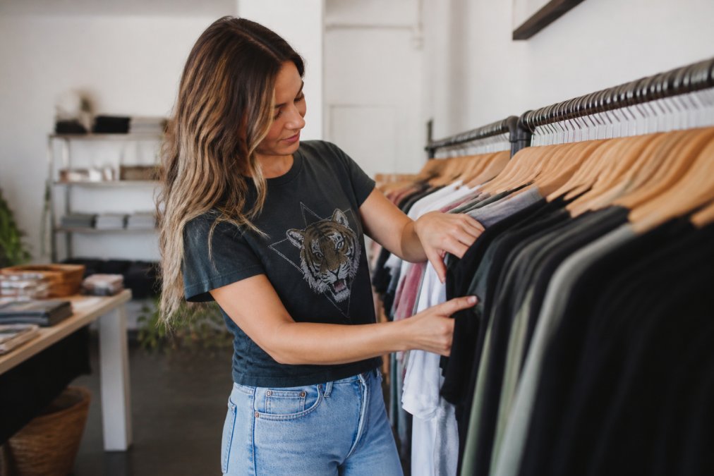 Trendy Graphic Tees: 15 Ways to Style Them in 2026