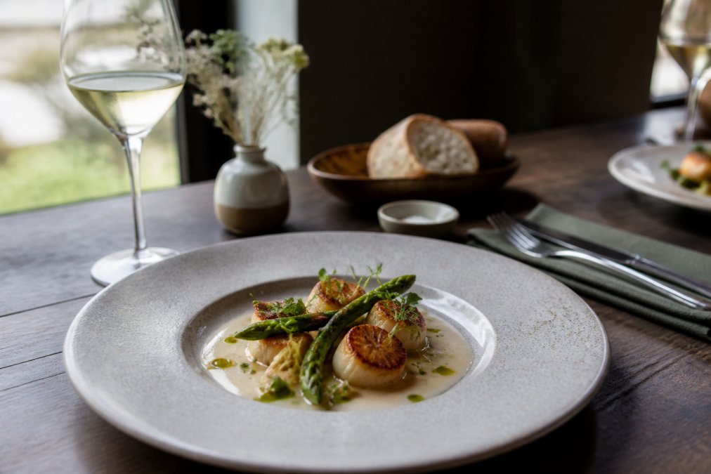 Upscale Dining Experiences: A Dunvegan Guide