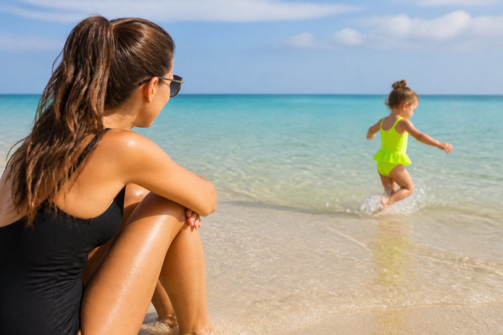 Professional illustration showing Parent for water safety young children