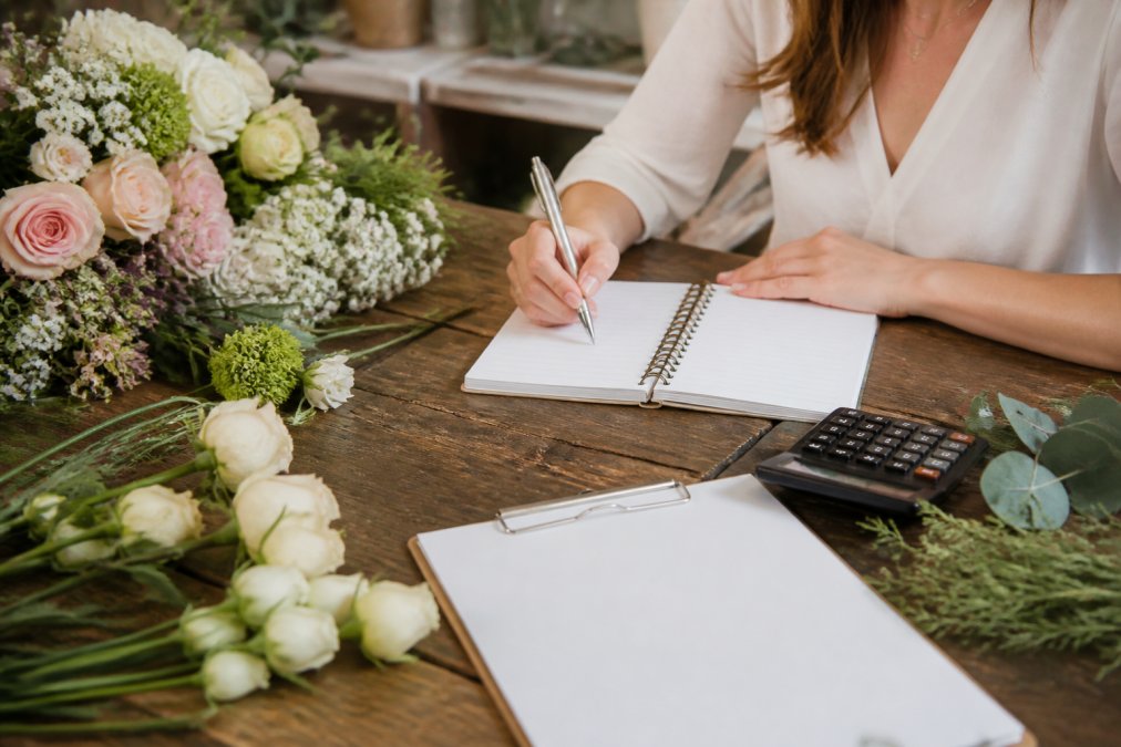 Wedding Flowers on a Tight Budget: A 2026 Guide