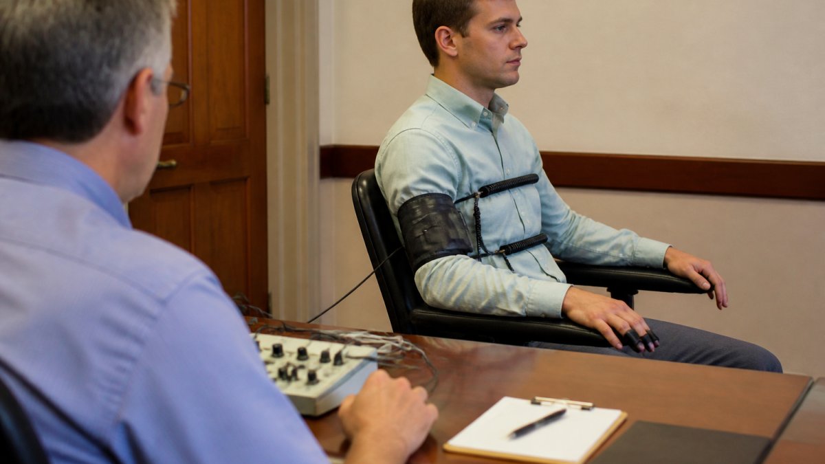 What Happens During a Polygraph Examination