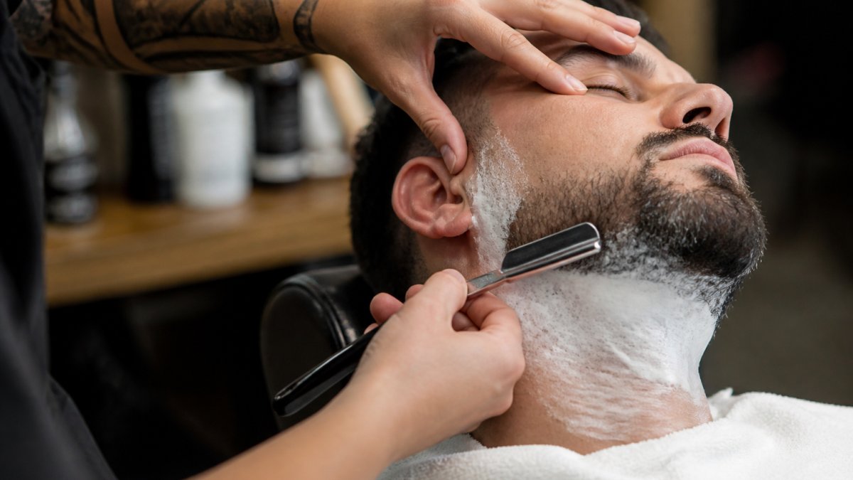 What Is Straight Razor Shaving: A Complete Guide