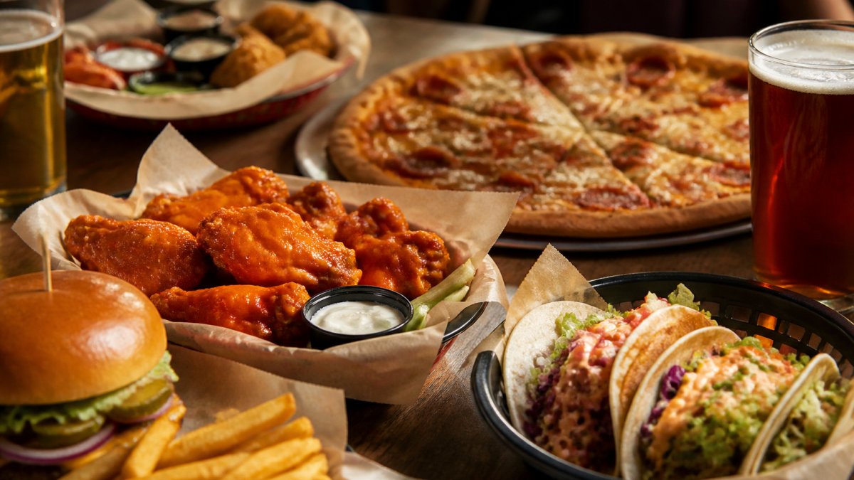 What Makes a Good Sports Bar Menu: 7 Essential Elements