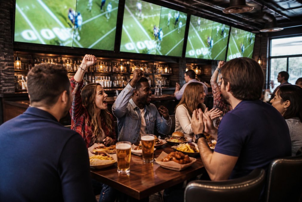 What Makes a Great Sports Bar: 7 Must-Have Features