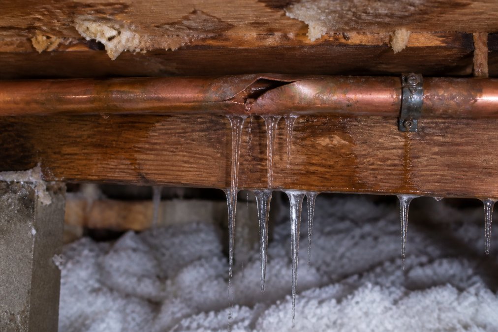 What to Do If Pipes Burst in Winter: Emergency Steps