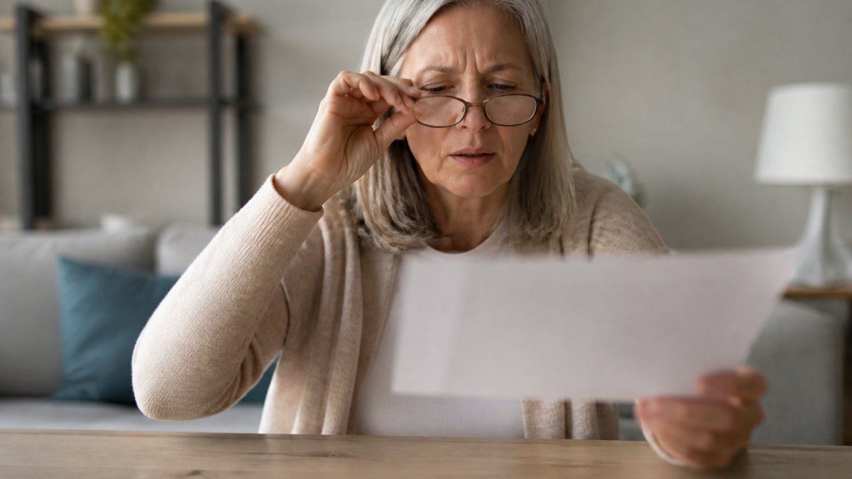 When to See an Eye Doctor for Blurry Vision: 2026 Guide