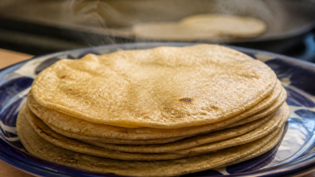 Infographic illustrating why fresh tortillas matter daily through the sensory benefits of steam and texture.