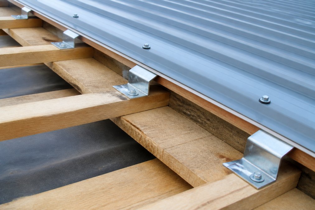 Why Metal Roofs Need Z-Bars: A Complete Guide