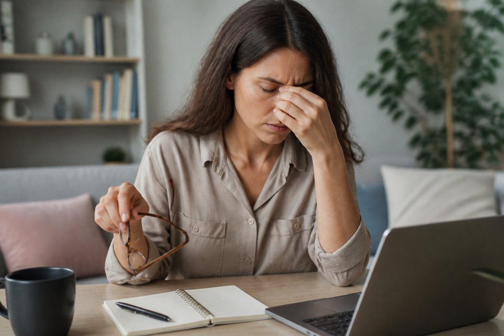 Why Your Eyes Feel Tired After Screen Time