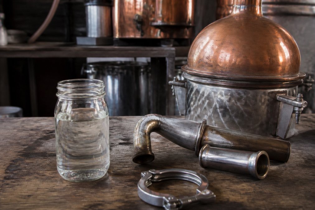 Why Your Moonshine Tastes Metallic: Causes & Fixes